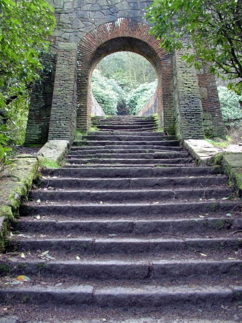 bieg-stone-steps-1-1535280-1279x1703